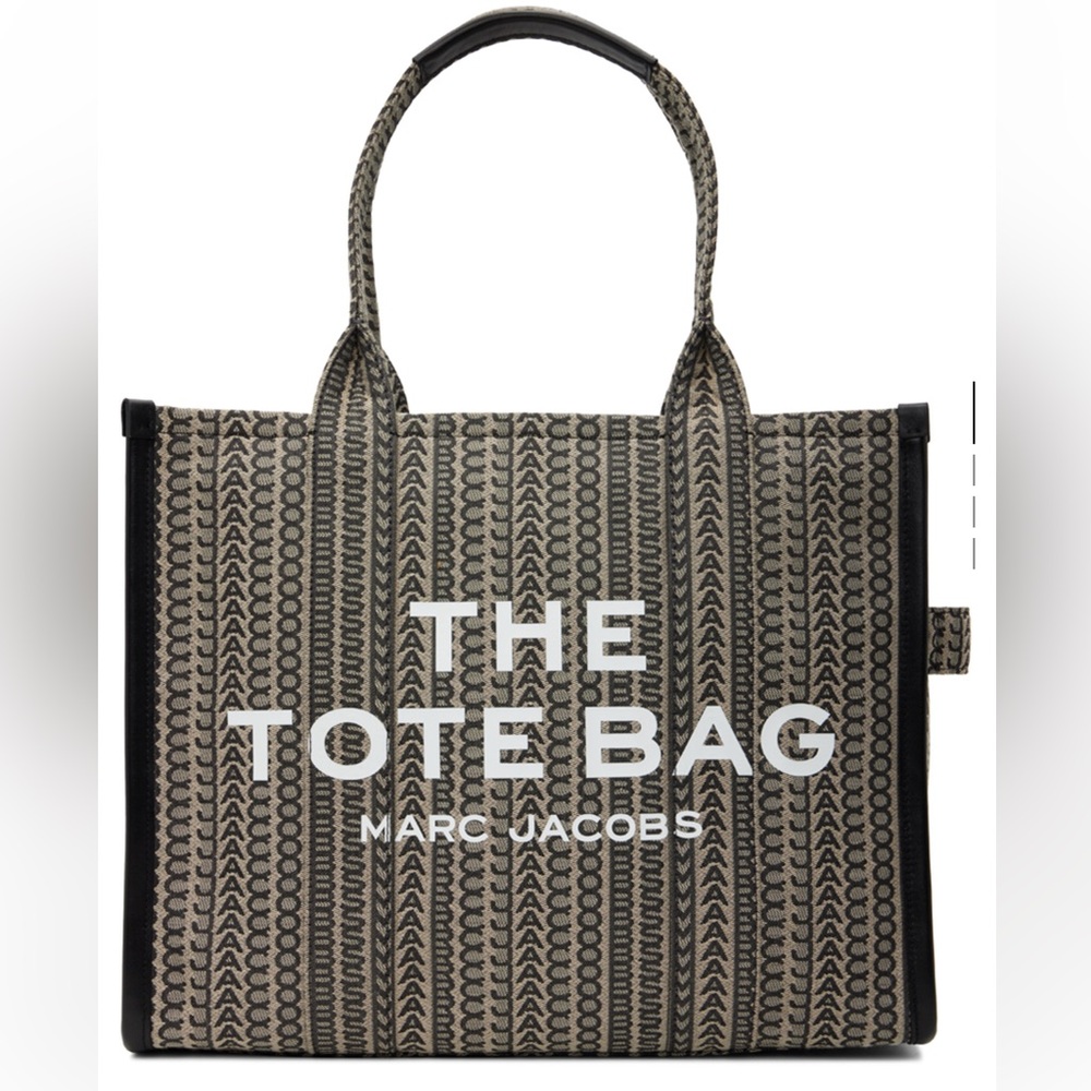 Marc Jacobs Beige and Black “the large tote”